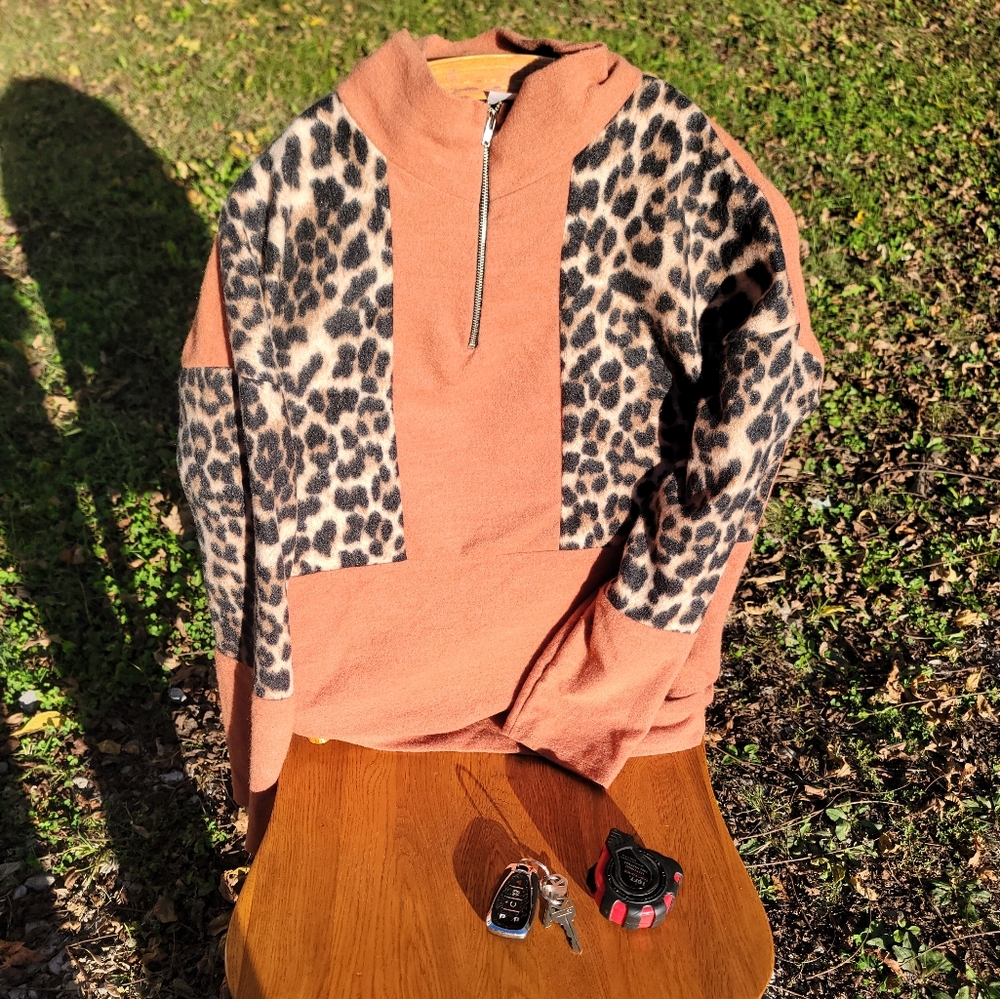 Bibi animal print half zip size small